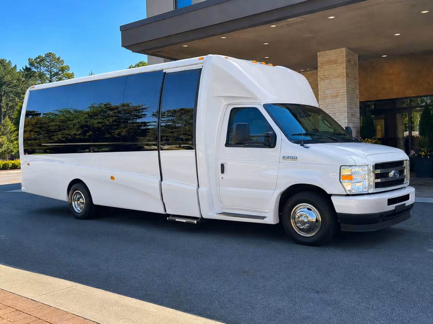 15 passenger minibus